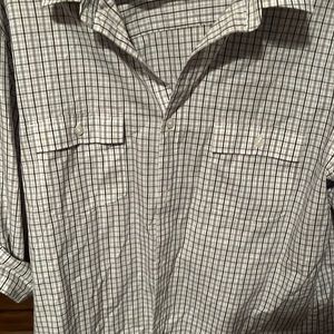 Perry Elllis casual/dress shirt Gray and white